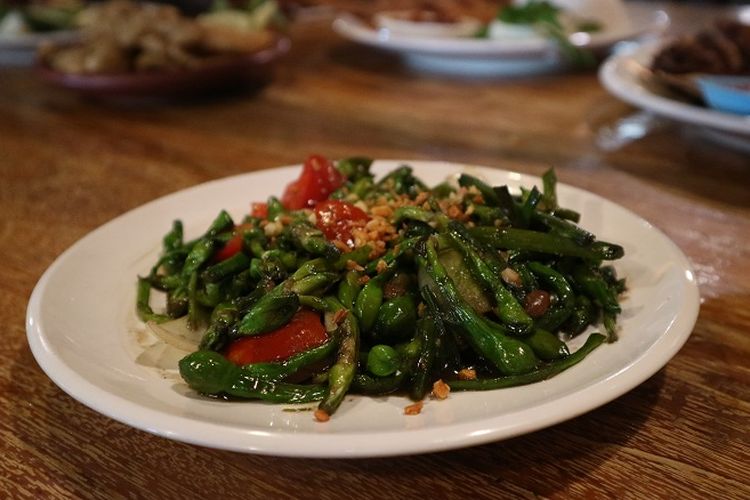 sayur genjer dengan tumis tauco