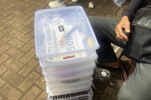 Berkah Hari Buruh bagi Slamet, 300 Roti Dagangannya Ludes dalam 2 Jam