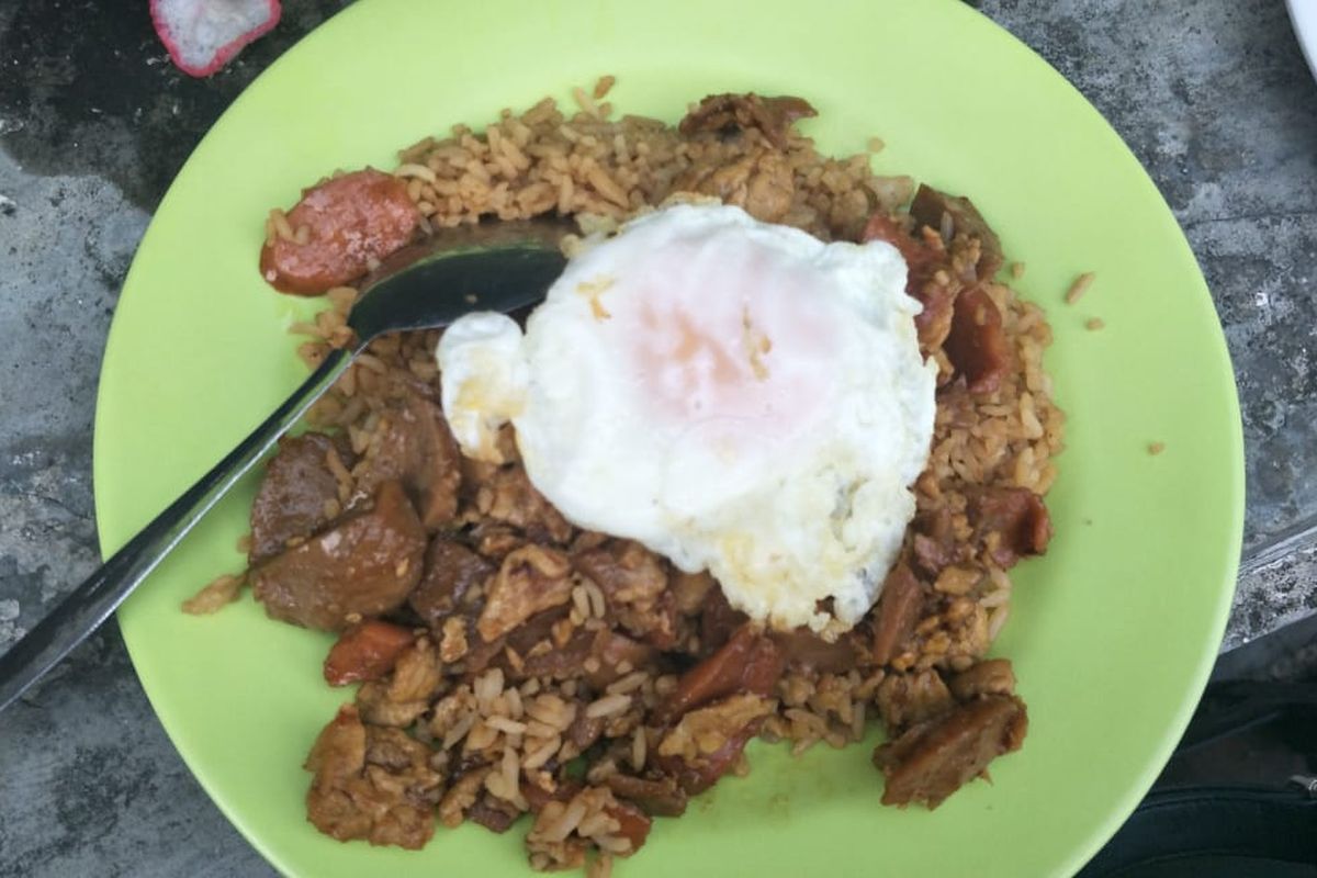 Nasi goreng gila Obama spesial di Menteng, Jakarta Pusat, Sabtu (23/11/2019).