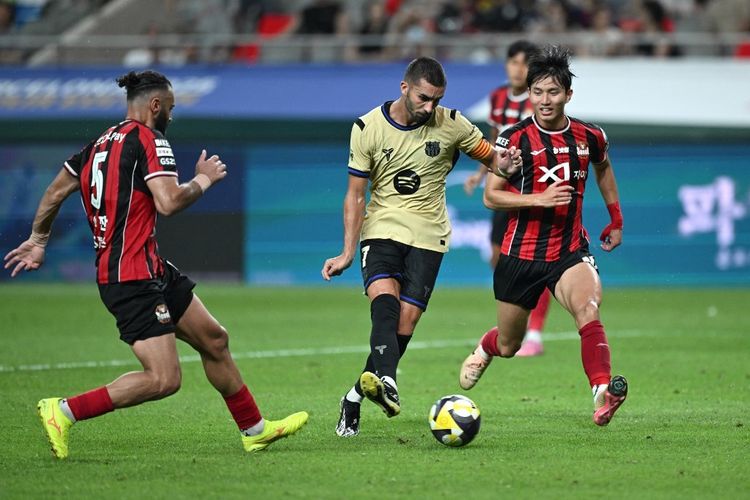 Ferran Torres dari FC Barcelona mencetak gol ketujuh bagi timnya pada laga persahabatan antara FC Barcelona dari Spanyol dan FC Seoul dari Korea Selatan di Seoul pada tanggal 31 Juli 2025.