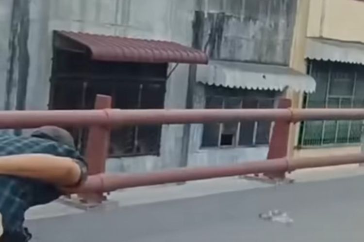 Satu video bernarasi adanya penemuan mayat di Fly Over Pulo Brayan, Kecamatan Medan Barat, Kota Medan viral di media sosial pada Senin (27/1/2025).