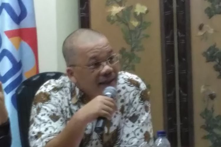 Pendiri Nation and Character Building Institute  Juliaman Saragih dalam diskusi di Para Syndicate, Jakarta, Jumat (24/3/2017)