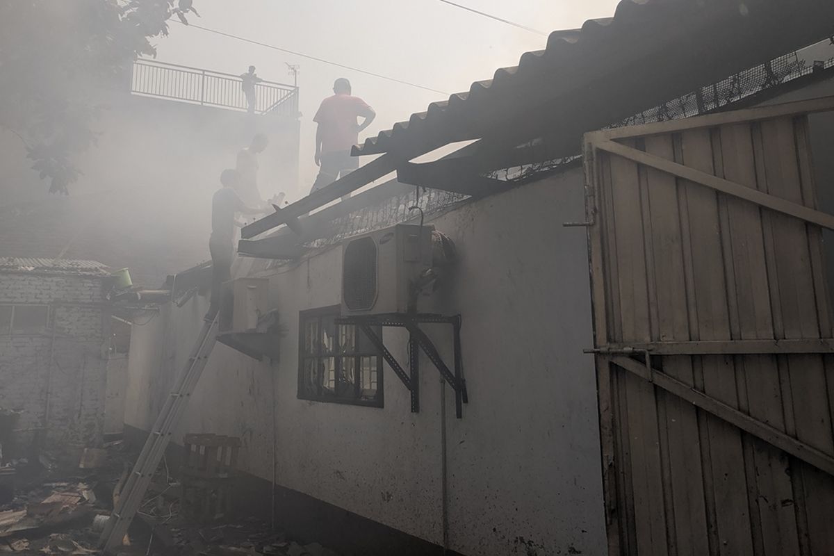 Kebakaran di Pabrik Sepatu, Jalan Bandengan Utara, Penjaringan, Jakarta Utara, Rabu (4/9/2019)