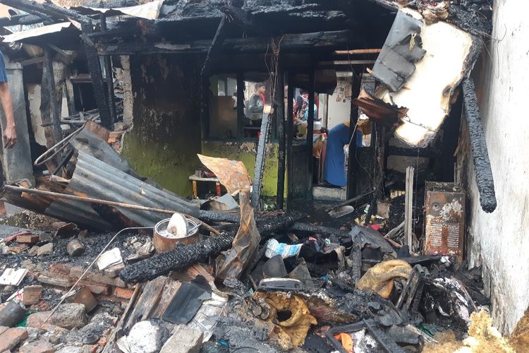 Kondisi salah satu rumah yang terbakar di Jalan Kebon Jeruk IV, Maphar, Tamansari, Jakarta Barat, Kamis (6/2/2020).