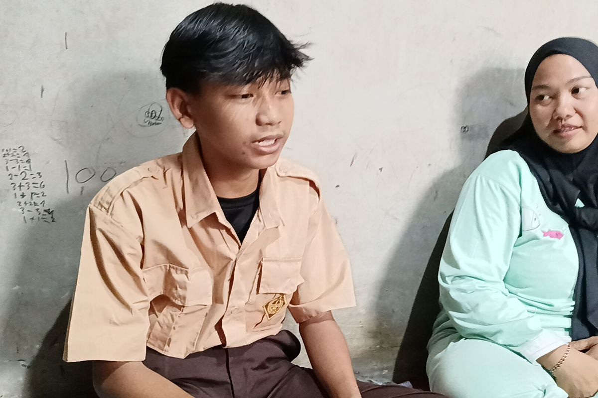 Haezar, bocah asal Parung, Kabupaten Bogor yang viral bergantian seragam Pramuka untuk sekolah dengan kakaknya.