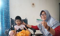 Derita Kelumpuhan Otak, Anak Ini Harus Jalani Terapi sejak Usia 2 Tahun