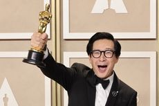 Menang Oscar Perdana, Ke Huy Quan: Mama, Aku Dapat Oscar!