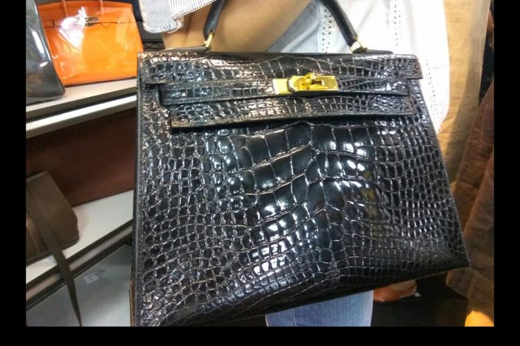 Tas Hermes Second dibandrol di harga Rp 350 Juta.