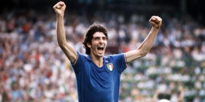 Bintang tim nasional Italia, Paolo Rossi, melakukan selebrasi setelah mencetak gol pembuka timnya ke gawang Jerman Barat (sekarang Jerman) pada final Piala Dunia 1982 (11 Juni). Italia menang 3-1 dan menjadi juara.