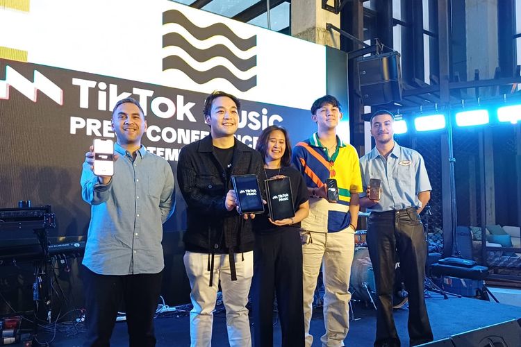 Jumpa pers perilisan TikTok Music uang dihadiri Jevin Julian dan Azis Hedra di kawasan Sudirman, Jakarta Pusat, Selasa (12/9/2023). 