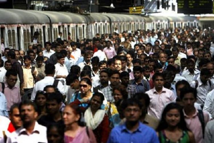 India saat ini berada dalam peringkat kedua populasi terbanyak dunia 