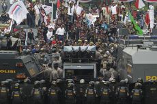 Bentrok Aksi Massa Prabowo, 12 Orang Dilarikan ke RSCM