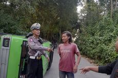 Tak Kuat Menanjak, Angkot di Bogor Terguling 