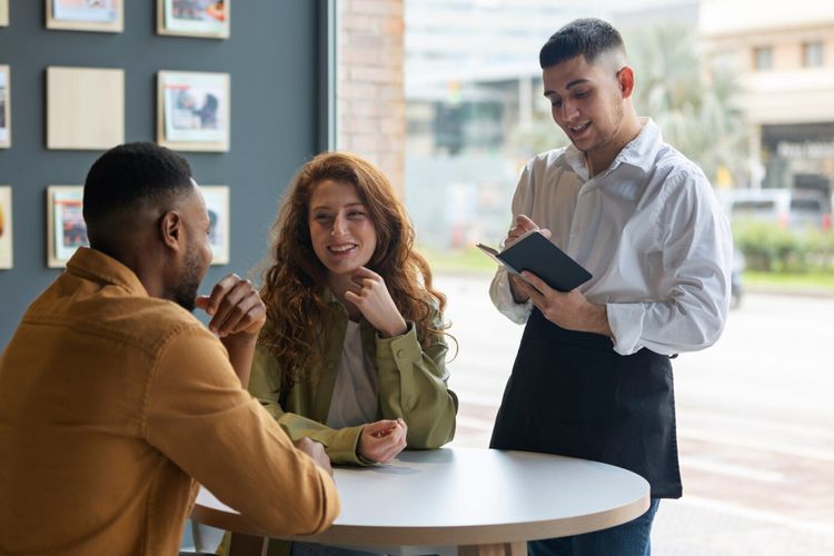 Dari Gemini hingga Leo, ini 5 zodiak yang paling mudah bergaul dan cepat akrab dengan orang baru.
