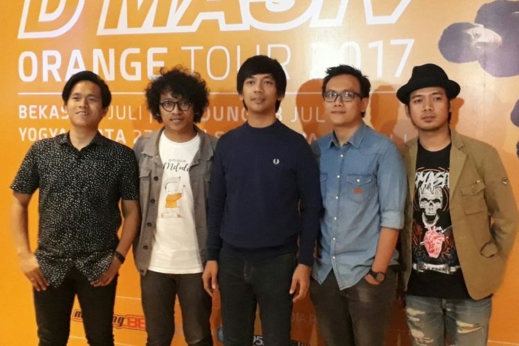 D'MASIV diabadikan di Aruba Carribean Restaurant and Bar, Pasaraya Blok M, Jakarta Selatan, Senin (10/7/2017).