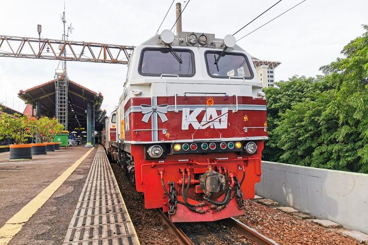 KAI Operasikan 7.246 Perjalanan Kereta Selama Libur Natal dan Tahun Baru 2022