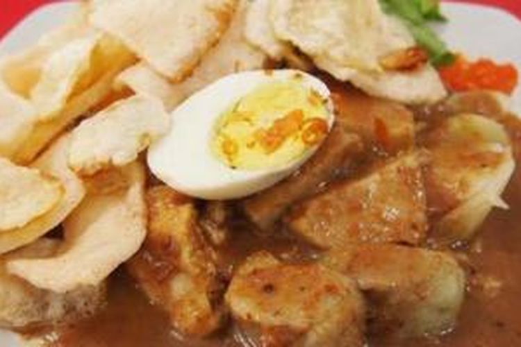 Gado-gado Pak Satumin di Surabaya. 