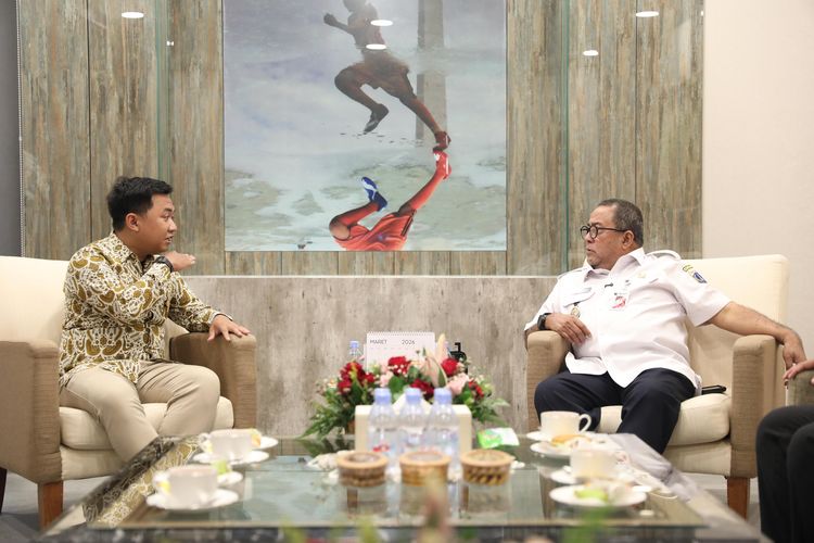 Warga Ramai Adukan Jalan Rusak ke Ijoel, Pengamat: Tanda Sistem Pemerintah Belum Maksimal