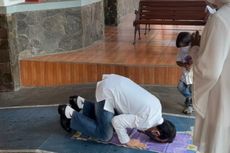 Mantan Bupati Karawang Sujud Syukur Bebas dari Lapas Sukamiskin