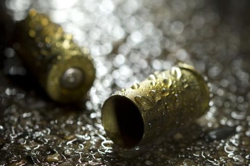 Sedang Bersihkan Got, Petugas Kebersihan Temukan 14 Butir Peluru Aktif