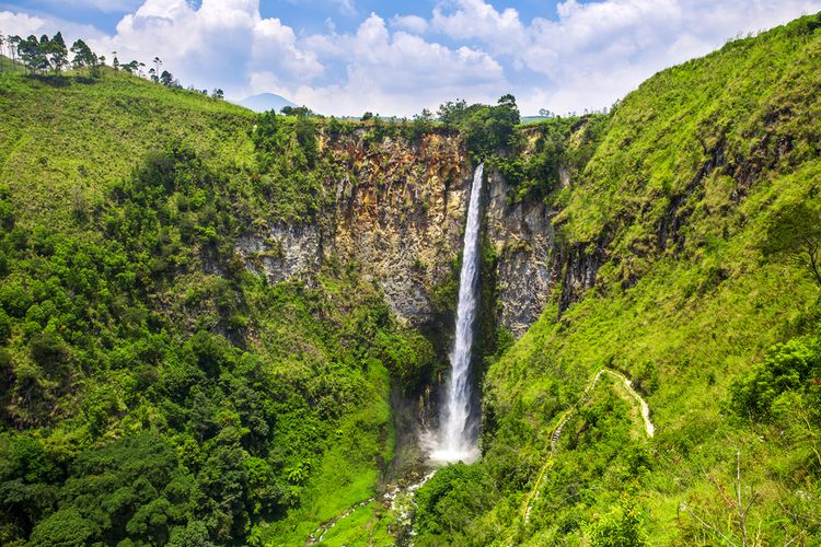 Air Terjun Sipiso Piso, di Desa Tongging, Kecamatan Merek, Kabupaten Karo, Provinsi Sumatera Utara.