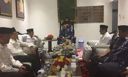 Gus Ipul - Azwar Anas Rangkul Pimpinan Tarekat 