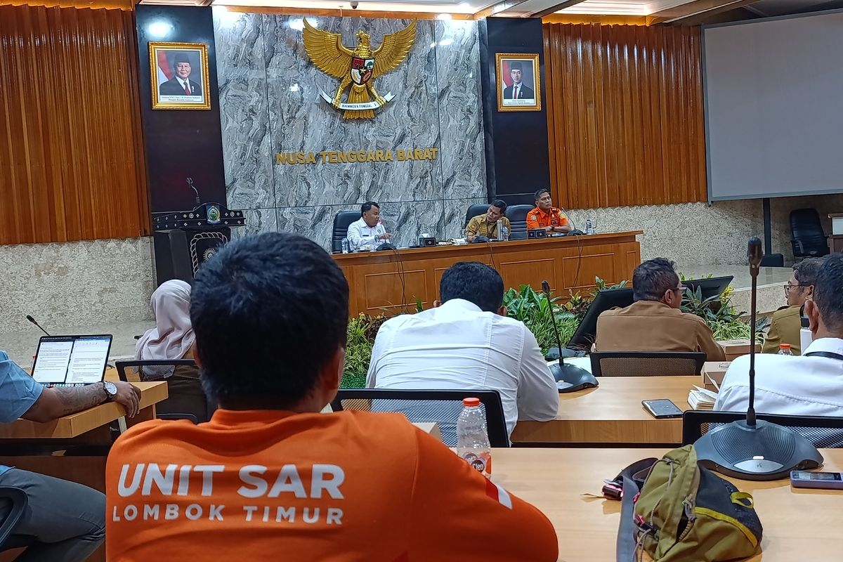 Rapat evaluasi penyelamatan SAR TNGR di kantor Gubernur NTB.