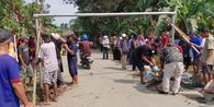 Tolak Tambang Pasir Mesin Sedot di Sungai Serayu, Warga Cindaga Banyumas Pasang Portal