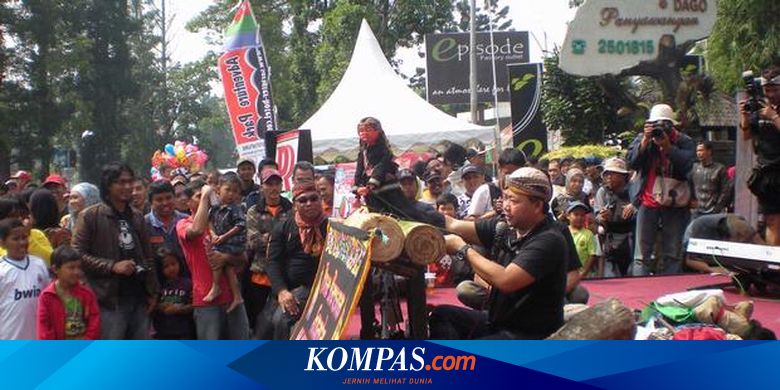 Helarwayang Memukau Pengunjung Car Free Day