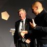 Sir Alex Ferguson Beri Trofi ke Pep Guardiola: Menyakitkan...