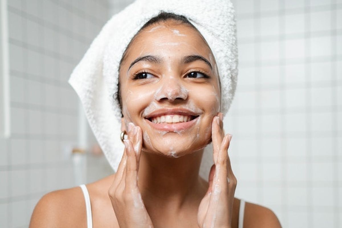 Ilustrasi sabun muka untuk kulit berjerawat
