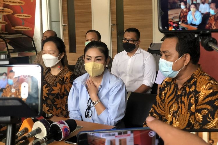 Nindy Ayunda saat ditemui di Komnas Perempuan kawasan Menteng, Jakarta Pusat, Selasa (16/2/2021). 