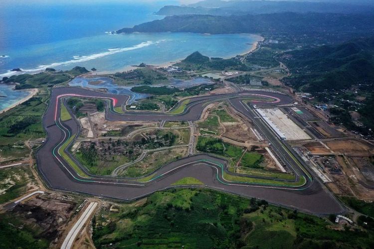 Foto udara Sirkuit Mandalika di Lombok Tengah, Nusa Tenggara Barat (NTB).