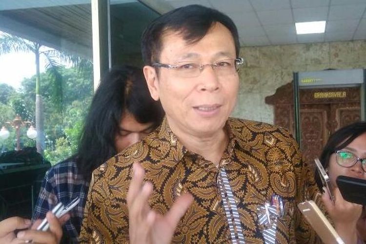 Wakil Ketua Pokja III Satgas Percepatan dan Efektivitas Pelaksanaan Kebijakan Ekonomi, Raden Pardede, di Kantor Kementerian Koordinator Bidang Perekonomian, Jakarta, Selasa (2/8/2016)