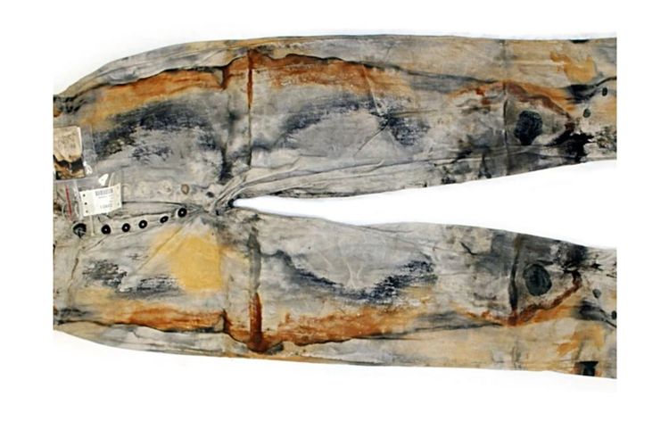 Celana jeans tertua di dunia yang ditemukan dari sebuah kapal tenggelam pada 1988