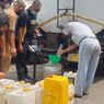 Distribusi Minyak Goreng Curah di Pasar Anyar Hanya Boleh Dibeli Pedagang Minyak