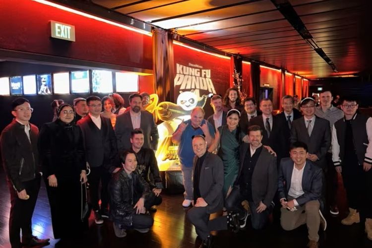 Yorie Kumalasari bersama tim FX DreamWorks untuk Kung Fu Panda 4.