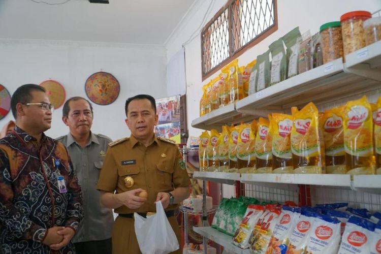 Pemerintah Provinsi (Pemprov) Sumsel melakukan sejumlah upaya dalam mengantisipasi inflasi, salah satunya dengan menggelar Gerakan Pangan Murah (GPM) di kabupaten/kota se-Sumsel. 
