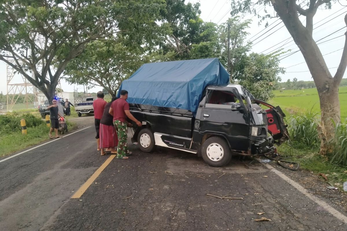 Kendaraan pikap yang mengalami laka tunggal di Bangkalan 