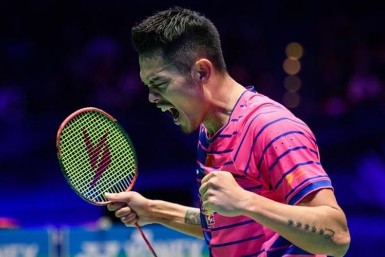 Pebulu tangkis tunggal putra China, Lin Dan, berekspresi setelah meraih poin saat menghadapi Tian Houwei (China) pada babak final All England di Birmingham, Minggu (13/3/2016). Lin Dan menang 21-9, 21-10. Bersama Lee Chong Wei, Lin Dan masuk dalam daftar BWF Hall of Fame 2023.