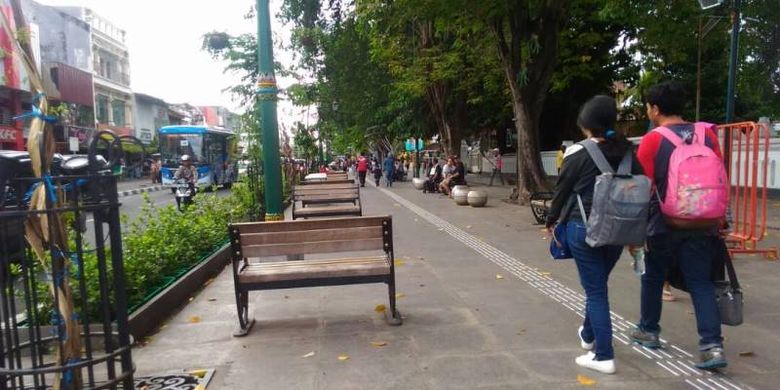 Malioboro, kawasan yang selalu menjadi magnet bagi mereka yang berkunjung ke Yogyakarta. Kondisi salah satu ikon Kota Yogyakarta itu sudah berubah. 