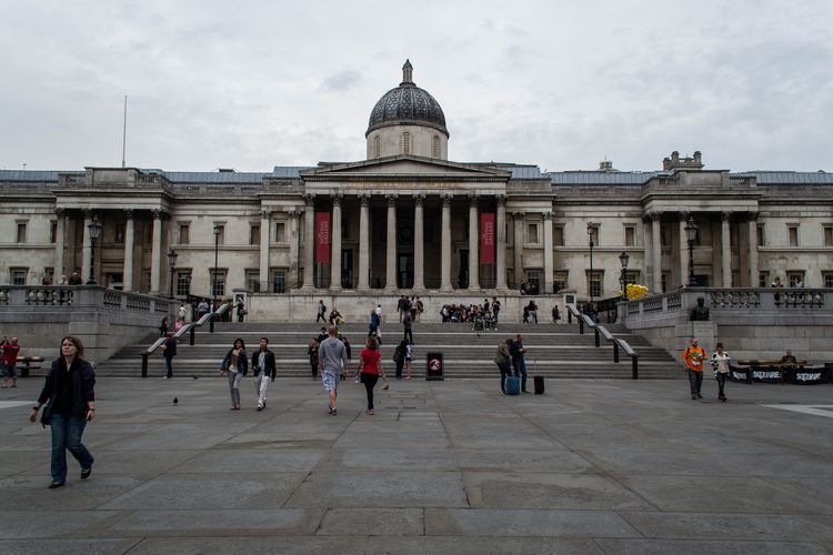 Ilustrasi The National Gallery di London, Inggris, tempat lukisan terkenal Sunflowers karya Vincent Van Gogh dipajang. Lukisan tersebut dilempari sup tomat kaleng pada Jumat (14/10/2022).