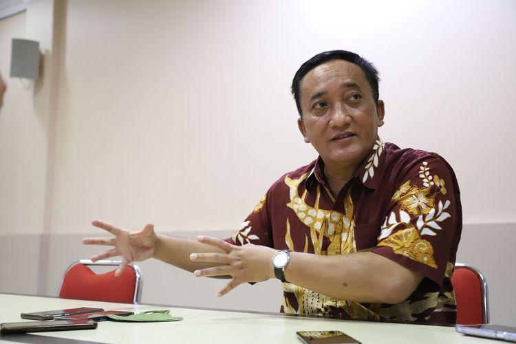 Kepala Dinas Lingkungan Hidup (DLH) Kota Surabaya Agus Hebi Djuniantoro
