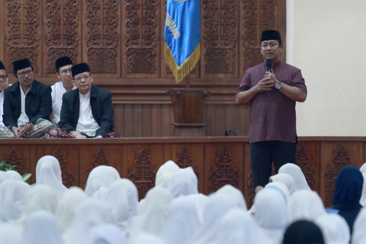 Wali Kota Hendi saat membuka acara pengajian Jaga Gawang Aswaja 