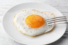 Mengapa Telur Ceplok Disebut Telur Mata Sapi?