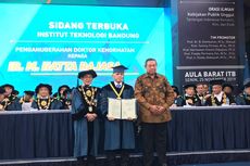 13 Penerima Doktor Honoris Causa ITB, dari Soekarno, SBY, hingga Hatta Rajasa