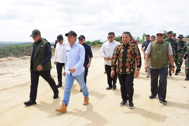 Baik Hanif maupun Abdul Wahid ingin ingin mengajak seluruh masyarakat untuk bersama-sama merestorasi TNTN.