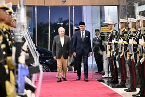 Dua Tahun Diplomasi Prabowo: Dari Personal ke Institusional?