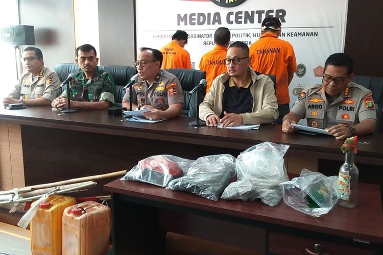 Konpers di Media Center Kemenkopolhukam