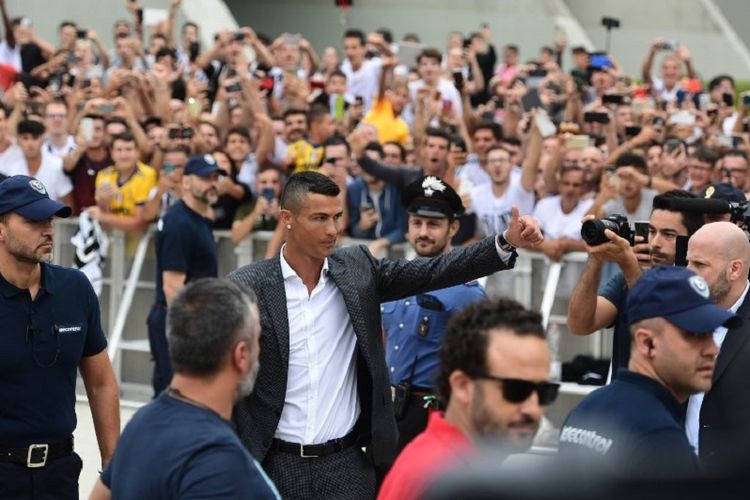 Cristiano Ronaldo tiba di markas Juventus pada 16 Juli 2018. 